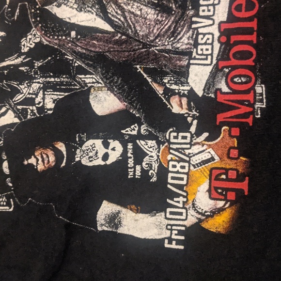Guns N' Roses 2016 concert shirt - Picture 4 of 8